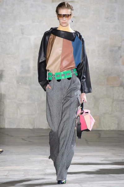 Look 1
